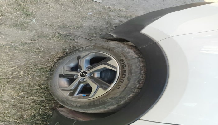 2018 Hyundai Creta SX AT 1.6 DIESEL, Diesel, Automatic, 1,02,003 km, tyre