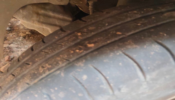 2017 Tata TIGOR XE PETROL, Petrol, Manual, 92,003 km, tyre