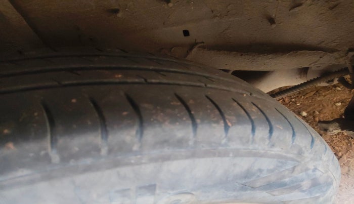 2017 Tata TIGOR XE PETROL, Petrol, Manual, 92,003 km, tyre