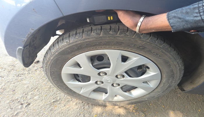 2016 Hyundai Grand i10 SPORTZ 1.2 KAPPA VTVT, Petrol, Manual, 33,182 km, tyre