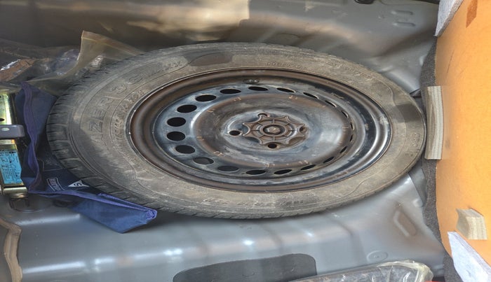 2016 Hyundai Grand i10 SPORTZ 1.2 KAPPA VTVT, Petrol, Manual, 33,182 km, tyre