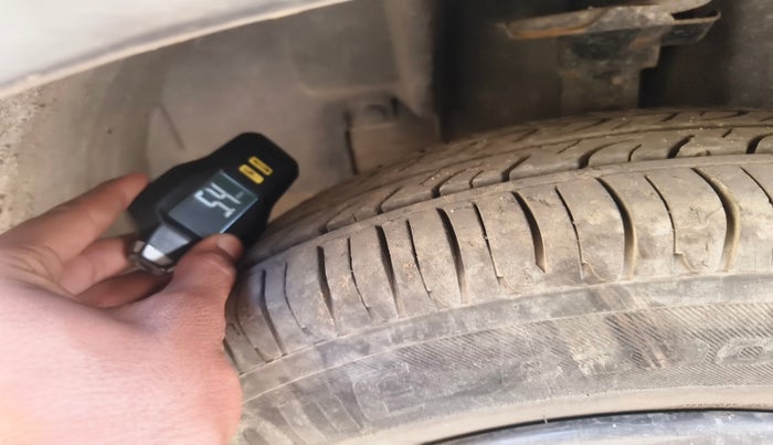 2018 Renault Kwid RXT 1.0, Petrol, Manual, 86,289 km, tyre