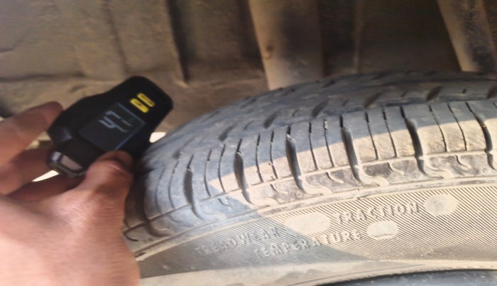 2018 Renault Kwid RXT 1.0, Petrol, Manual, 86,289 km, tyre