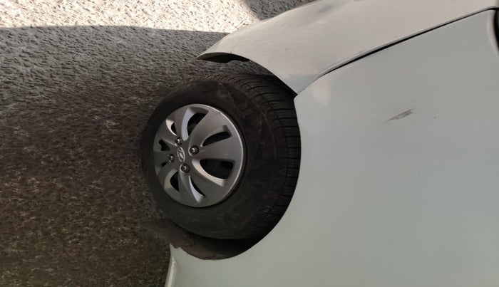 2011 Hyundai i10 MAGNA 1.2, Petrol, Manual, 76,074 km, tyre