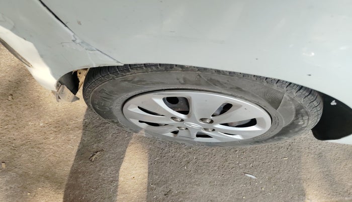 2011 Hyundai i10 MAGNA 1.2, Petrol, Manual, 76,074 km, tyre