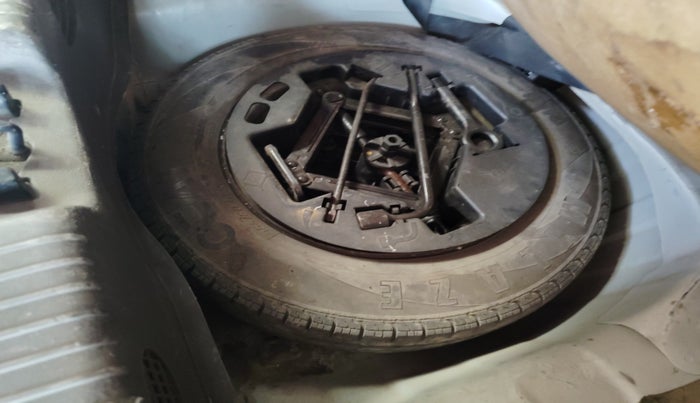 2011 Hyundai i10 MAGNA 1.2, Petrol, Manual, 76,074 km, tyre