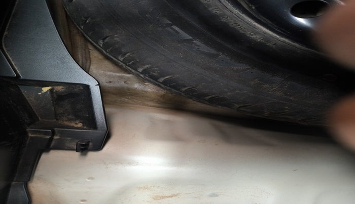 2021 Maruti Swift VXI, Petrol, Manual, 71,520 km, tyre