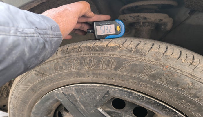 2022 Hyundai VENUE S 1.2, Petrol, Manual, 33,003 km, tyre