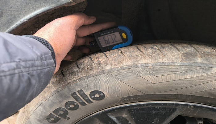 2022 Hyundai VENUE S 1.2, Petrol, Manual, 33,003 km, tyre