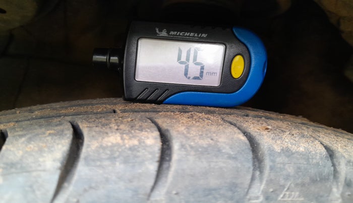 2012 Hyundai Eon D-LITE+, Petrol, Manual, 1,49,646 km, tyre