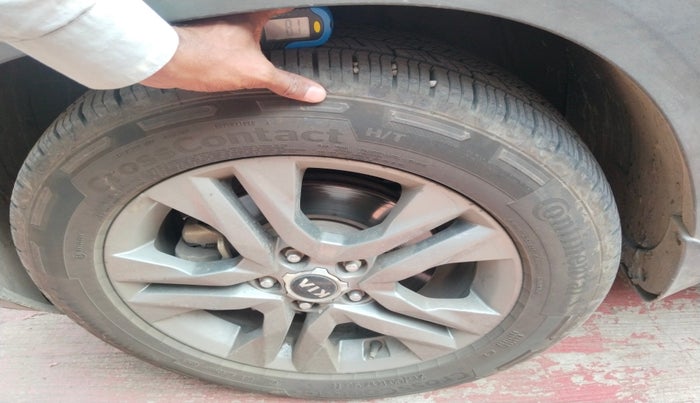 2019 KIA SELTOS HTX IVT 1.5 PETROL, Petrol, Automatic, 1,24,893 km, tyre