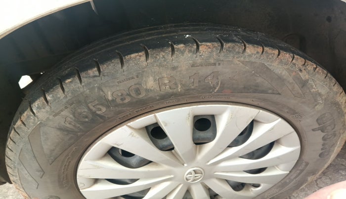 2016 Maruti Swift VXI, Petrol, Manual, 73,300 km, tyre