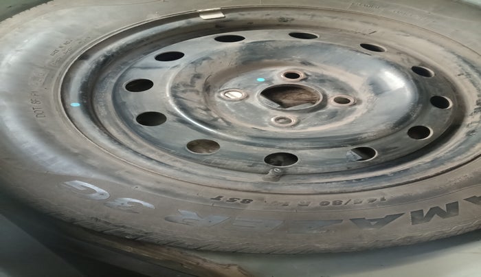 2016 Maruti Swift VXI, Petrol, Manual, 73,300 km, tyre