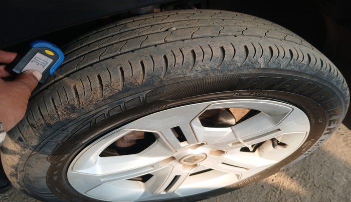 2022 Renault Kiger RXT AMT, Petrol, Automatic, 24,129 km, tyre