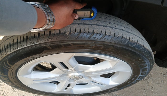 2022 Renault Kiger RXT AMT, Petrol, Automatic, 24,129 km, tyre