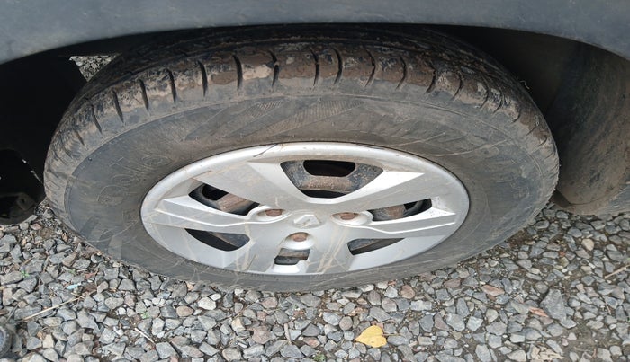 2016 Renault Kwid RXL, Petrol, Manual, 94,909 km, tyre