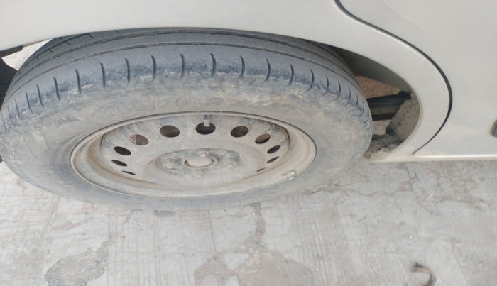 2016 Maruti Wagon R 1.0 VXI, Petrol, Manual, 1,17,970 km, tyre