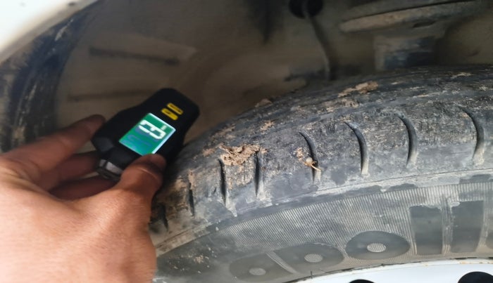 2014 Maruti Wagon R 1.0 LXI CNG, Petrol, Manual, 79,321 km, tyre