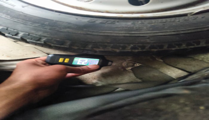 2014 Maruti Wagon R 1.0 LXI CNG, Petrol, Manual, 79,321 km, tyre