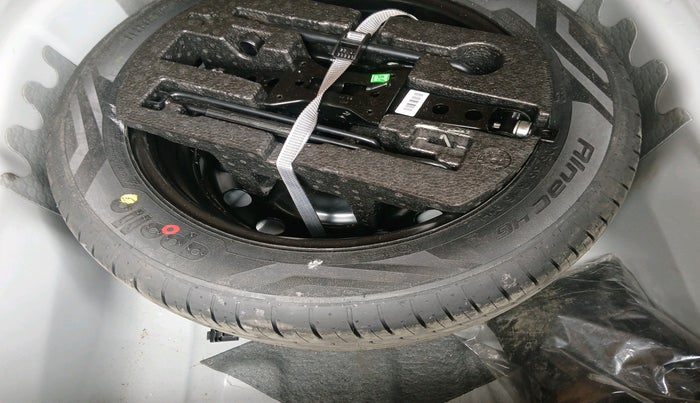 2022 Skoda SLAVIA STYLE 1.0L TSI AT, Petrol, Automatic, 29,240 km, tyre