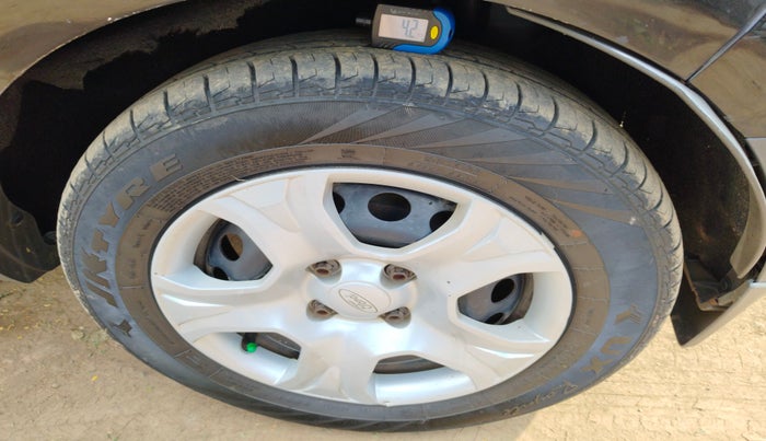 2014 Ford Ecosport TREND 1.5L DIESEL, Diesel, Manual, 1,58,377 km, tyre