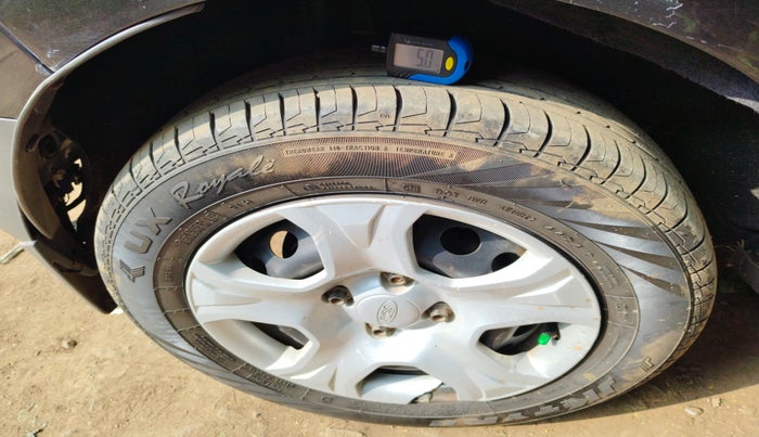 2014 Ford Ecosport TREND 1.5L DIESEL, Diesel, Manual, 1,58,377 km, tyre