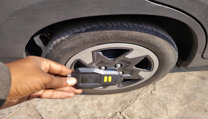 2023 Hyundai EXTER  SX 1.2 AMT, Petrol, Automatic, 9,966 km, tyre