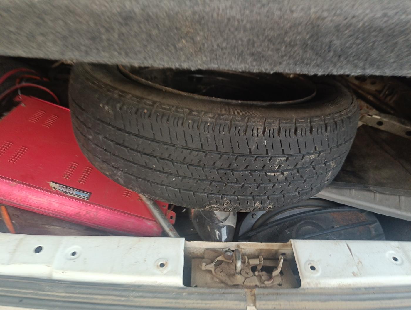 2012 Maruti Alto K10 VXI, Petrol, Manual, 73,000 km, tyre