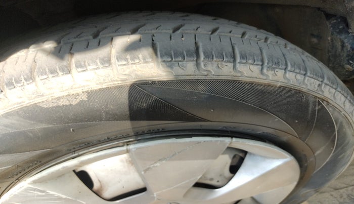 2017 Maruti Eeco 5 STR WITH A/C+HTR, Petrol, Manual, 76,364 km, tyre