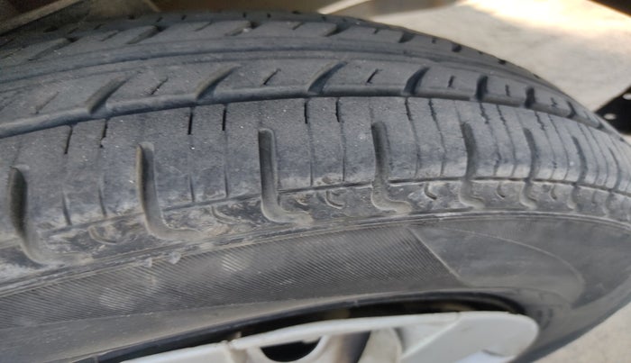 2017 Maruti Eeco 5 STR WITH A/C+HTR, Petrol, Manual, 76,364 km, tyre