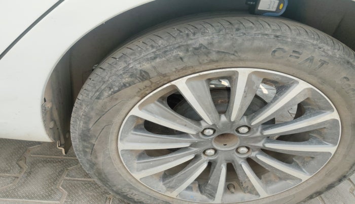 2018 Maruti Ciaz ALPHA 1.5 SHVS PETROL, Petrol, Manual, 1,16,189 km, tyre