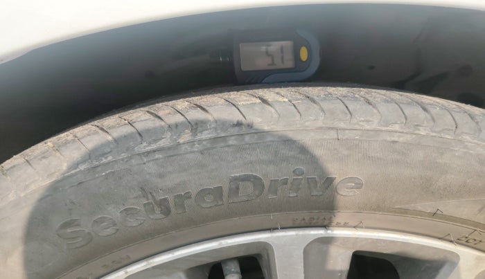 2018 Maruti Ciaz ALPHA 1.5 SHVS PETROL, Petrol, Manual, 1,16,189 km, tyre