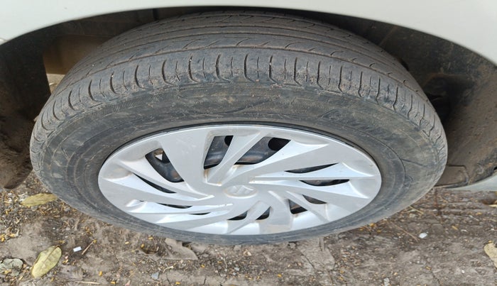 2021 Maruti Ertiga VXI CNG, Petrol, Manual, 85,795 km, tyre