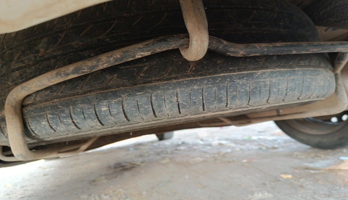 2021 Maruti Ertiga VXI CNG, Petrol, Manual, 85,795 km, tyre