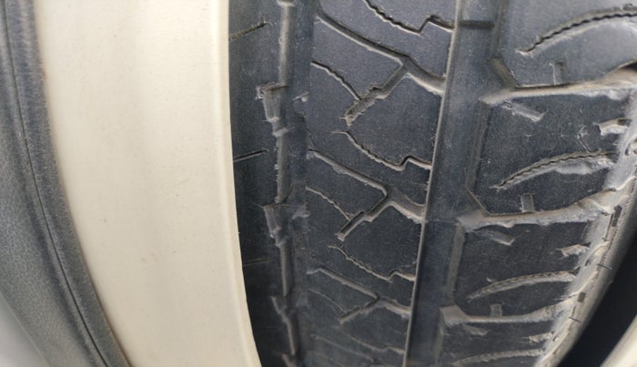 2016 Mahindra TUV300 T8, Diesel, Manual, 73,819 km, tyre