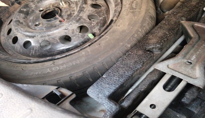 2017 Maruti Wagon R 1.0 VXI, Petrol, Manual, 91,114 km, tyre