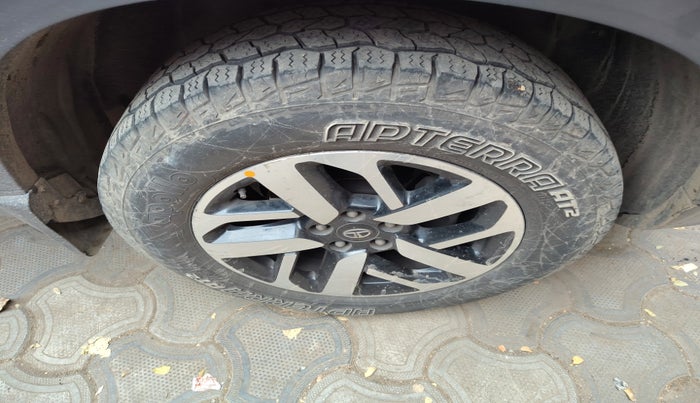 2020 Tata Harrier XZA PLUS 2.0L DUAL TONE, Diesel, Automatic, 1,44,559 km, tyre