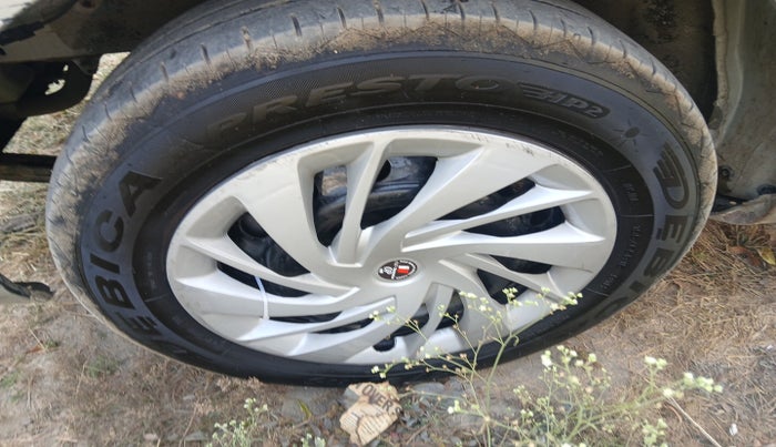 2019 Maruti Ertiga VXI SHVS, Petrol, Manual, 79,882 km, tyre