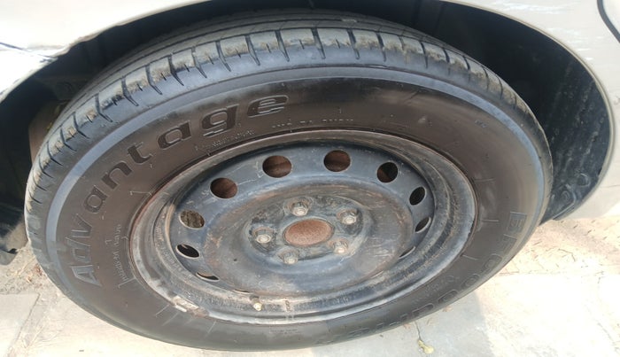 2019 Maruti Ertiga VXI SHVS, Petrol, Manual, 79,882 km, tyre