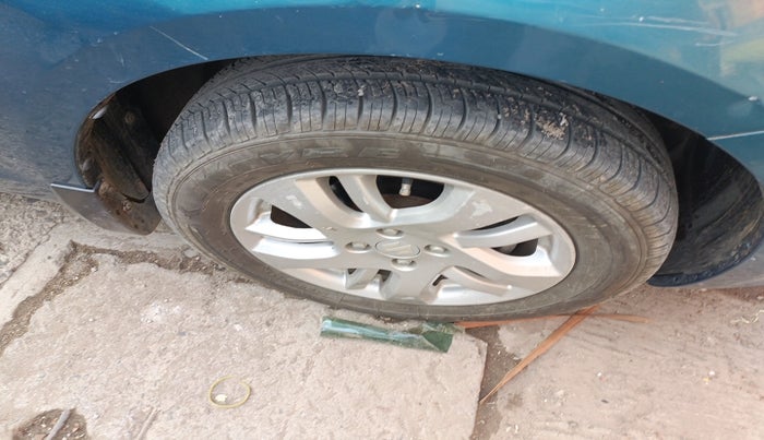 2014 Maruti Swift Dzire ZXI, Petrol, Manual, 40,366 km, tyre