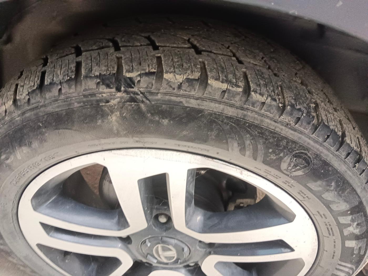 2018 Tata Hexa XT 4X2 6 STR, Diesel, Manual, 43,920 km, tyre