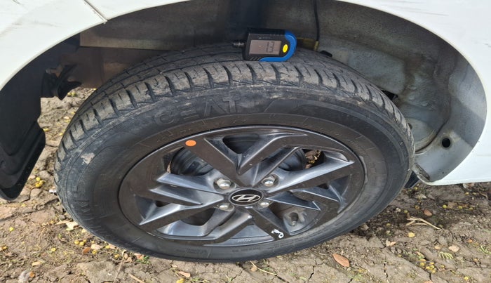 2022 Hyundai GRAND I10 NIOS SPORTZ 1.2 KAPPA VTVT CNG, Petrol, Manual, 31,852 km, tyre