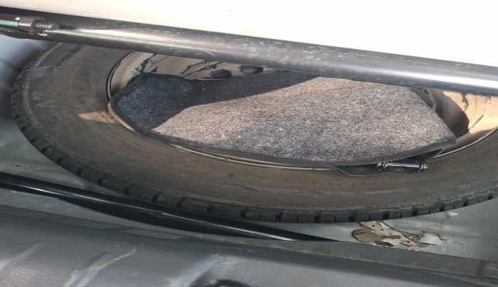 2022 Hyundai GRAND I10 NIOS SPORTZ 1.2 KAPPA VTVT CNG, Petrol, Manual, 31,852 km, tyre