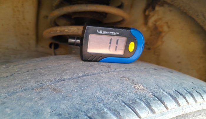 2011 Maruti Swift Dzire ZXI, Petrol, Manual, 1,06,109 km, tyre