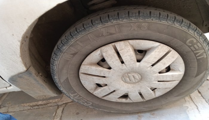 2015 Maruti Alto 800 LXI, CNG, Manual, 1,16,892 km, tyre