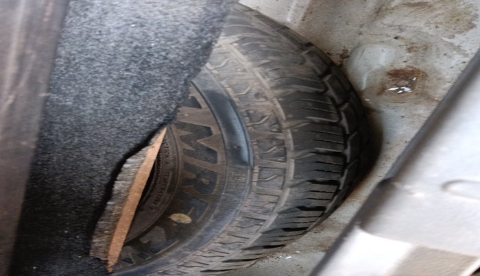 2015 Maruti Alto 800 LXI, CNG, Manual, 1,16,892 km, tyre