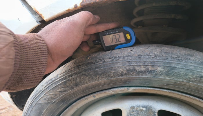 2013 Hyundai Santro Xing GLS, Petrol, Manual, 1,74,256 km, tyre