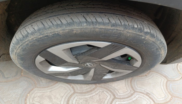 2021 Nissan MAGNITE XL, Petrol, Manual, 22,793 km, tyre