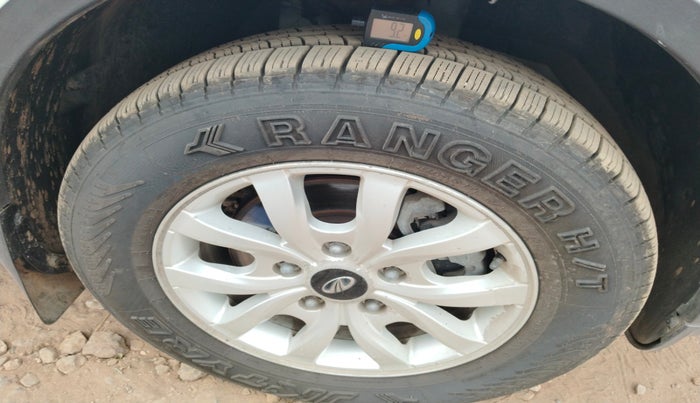 2015 Mahindra XUV500 W10, Diesel, Manual, 1,08,787 km, tyre