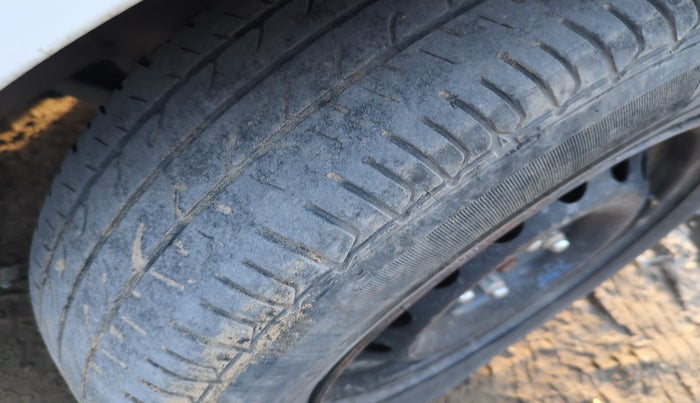 2020 Hyundai Elite i20 SPORTZ PLUS 1.2, Petrol, Manual, 1,34,758 km, tyre